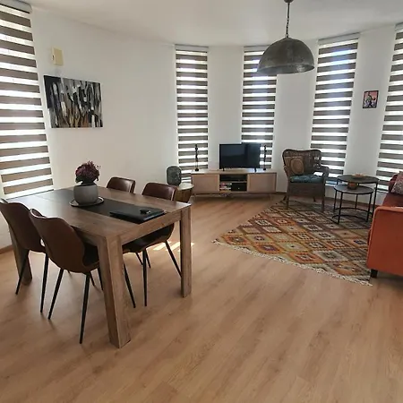 Anamor 408 Apartment