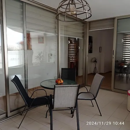 Anamor 408 Апартаменти Ларнака